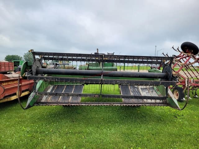 Image of John Deere 2320 equipment image 1