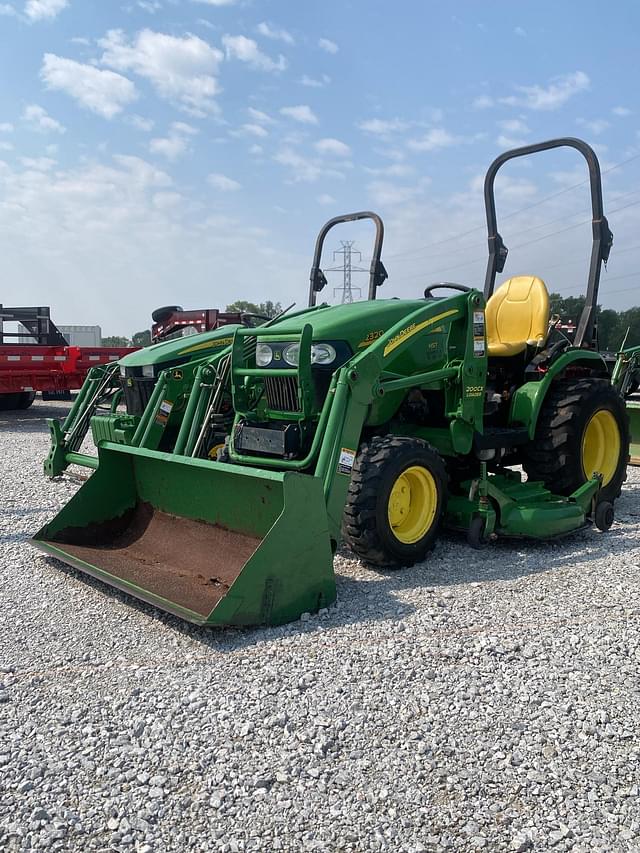 Image of John Deere 2320 equipment image 2