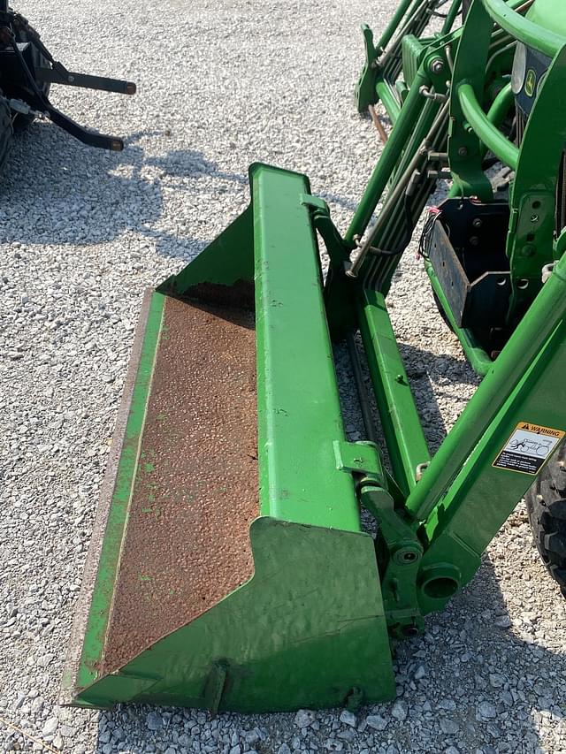 Image of John Deere 2320 equipment image 4