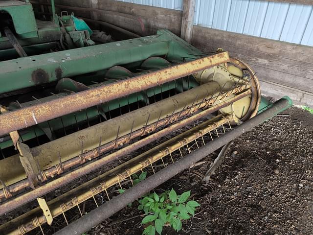 Image of John Deere 2320 equipment image 2