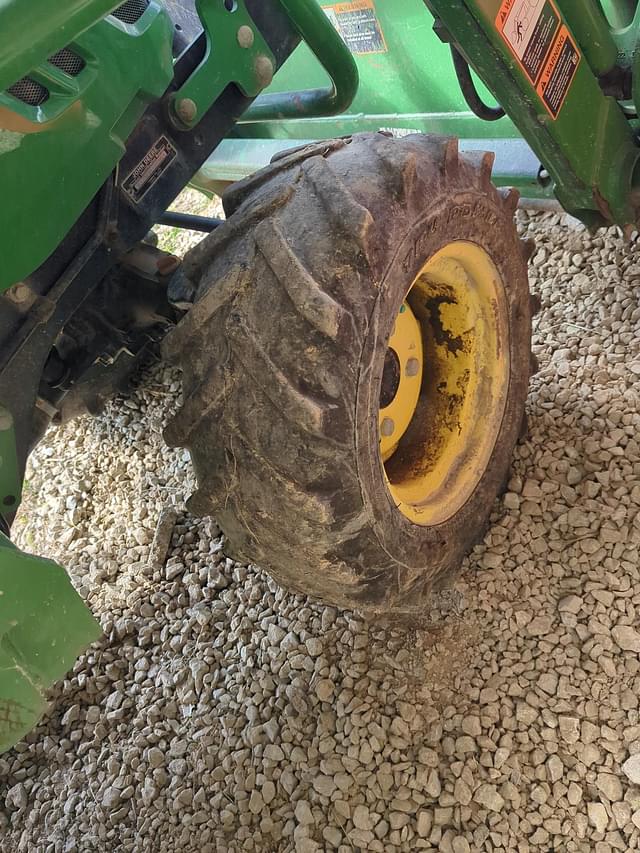 Thumbnail image John Deere 2320 12