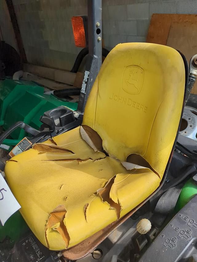 Thumbnail image John Deere 2320 7