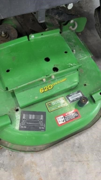 Image of John Deere 2320 equipment image 4