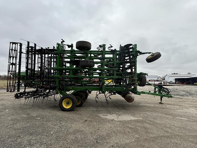 Image of John Deere 2330 equipment image 3