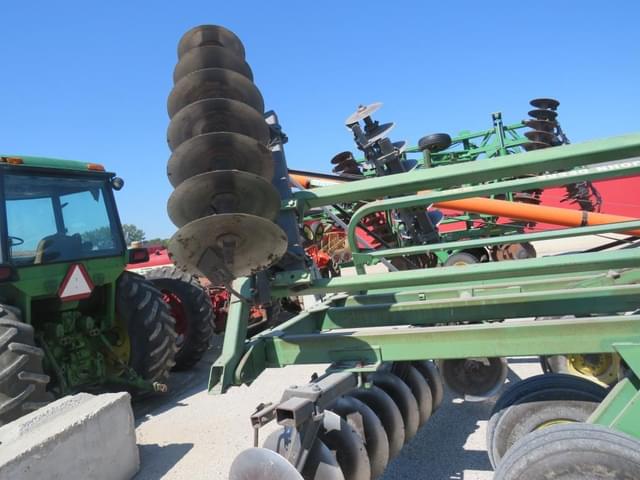 Image of John Deere 235 equipment image 4