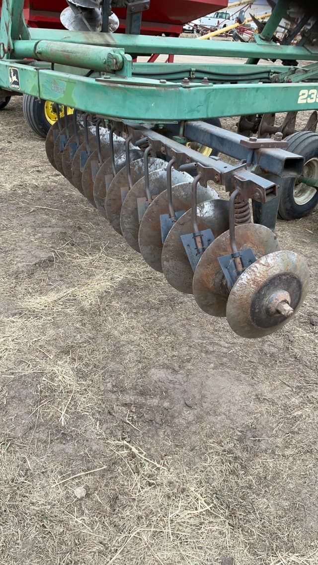 Image of John Deere 235 equipment image 3