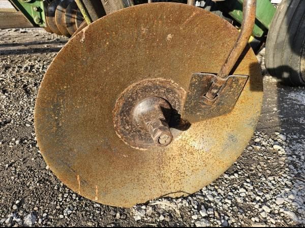 Image of John Deere 235 equipment image 4