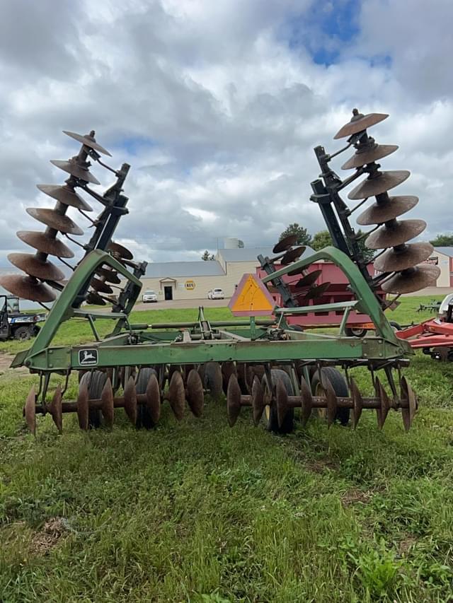 Image of John Deere 235 equipment image 3