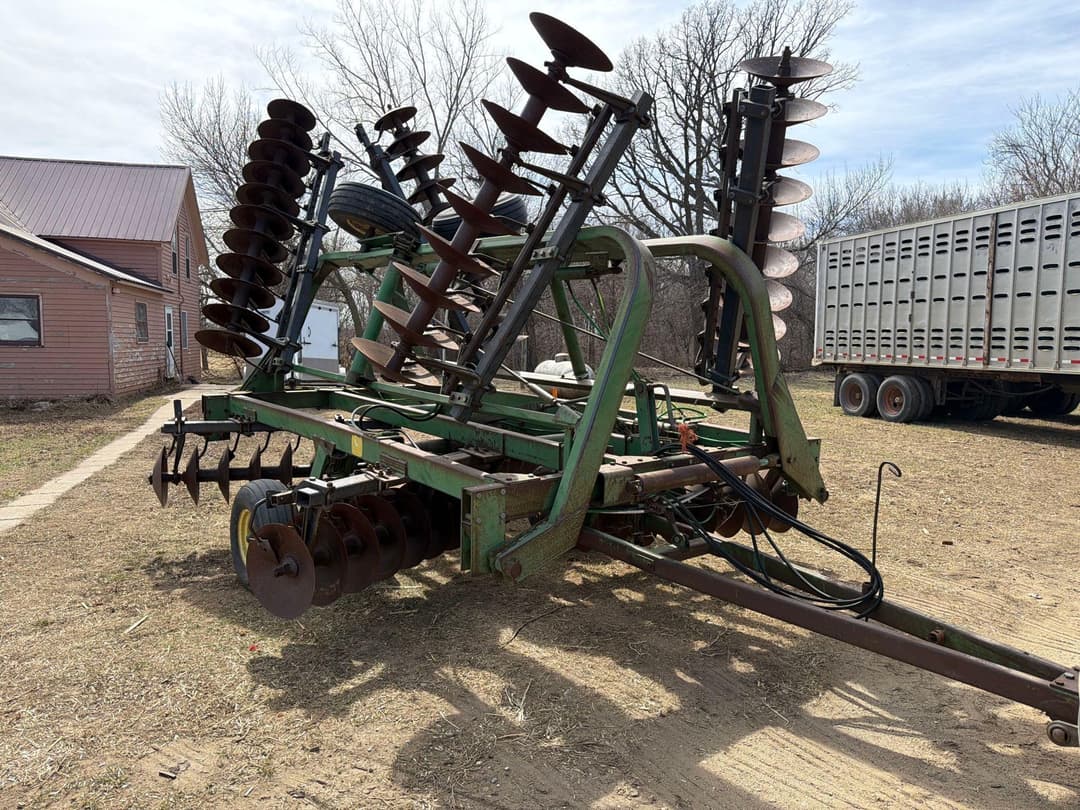 Image of John Deere 235 Primary image