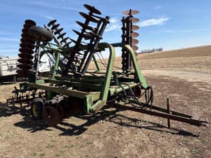 John Deere 335 Image