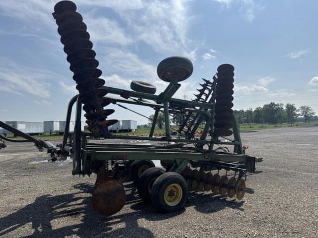 Image of John Deere 235 equipment image 3