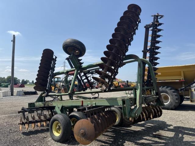 Image of John Deere 235 equipment image 1