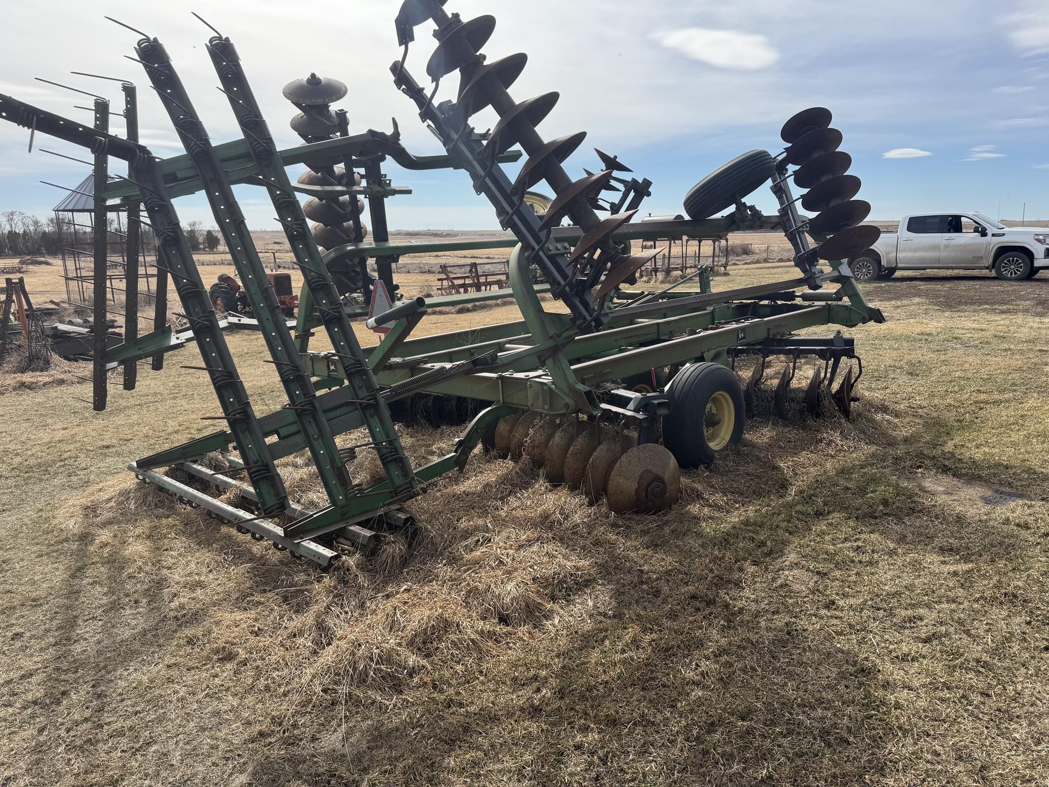 John Deere 235 Equipment Image0