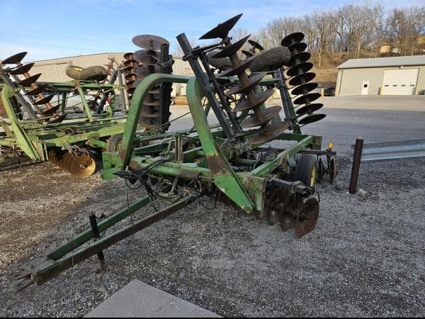 Image of John Deere 235 equipment image 2