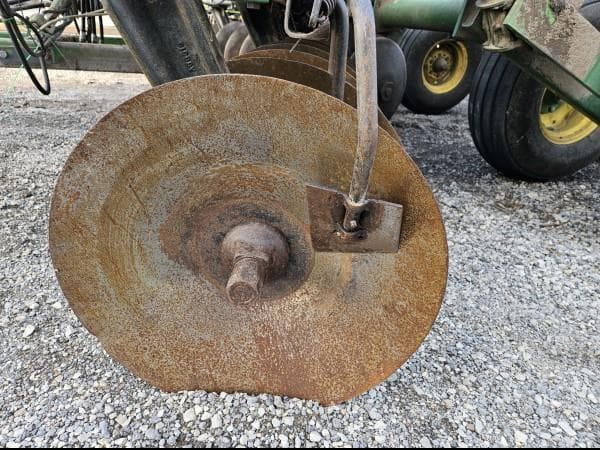 Image of John Deere 235 equipment image 4