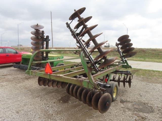 Image of John Deere 235 equipment image 3