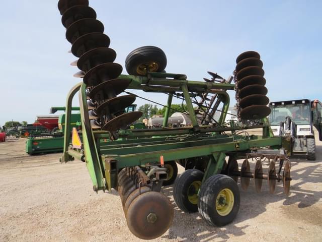 Image of John Deere 235 equipment image 4
