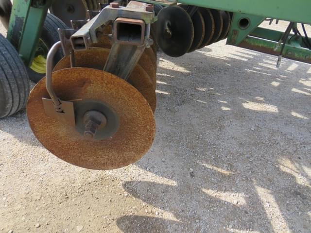 Image of John Deere 235 equipment image 2