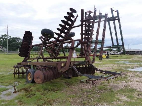 Image of John Deere 235 equipment image 2