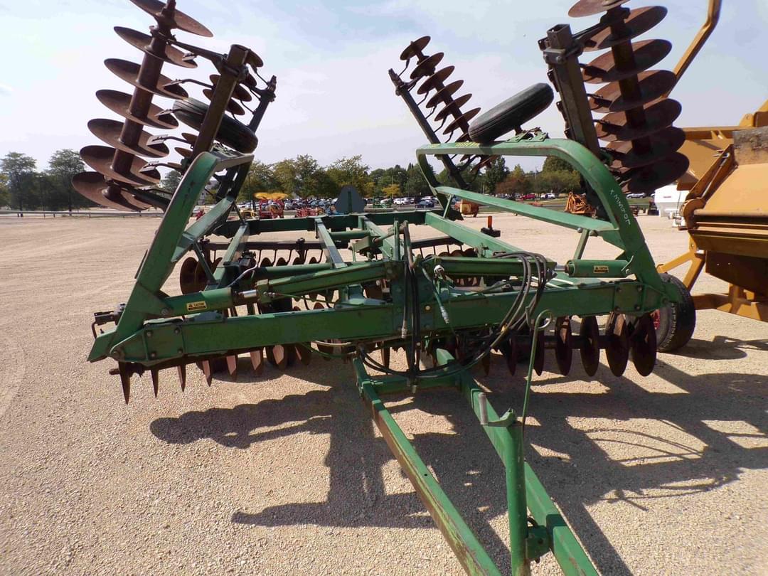 Image of John Deere 235 Primary image