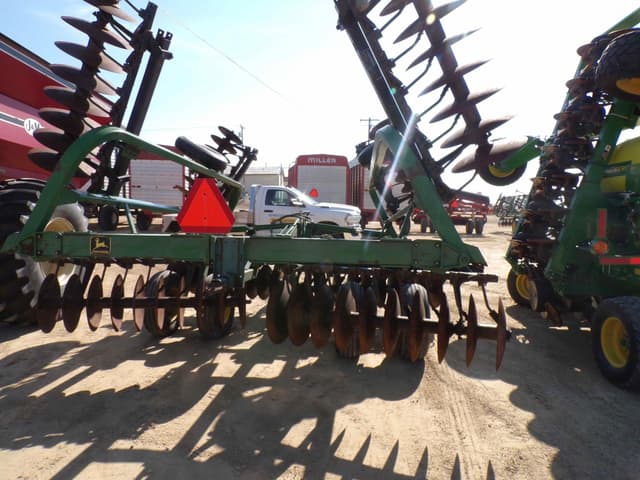 Image of John Deere 235 equipment image 4