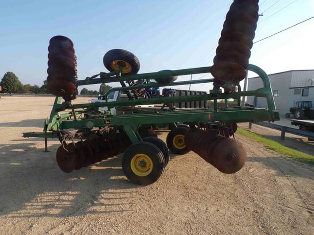 Image of John Deere 235 equipment image 3
