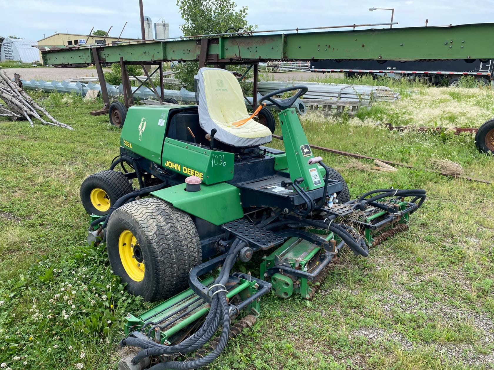 John Deere 235A Equipment Image0