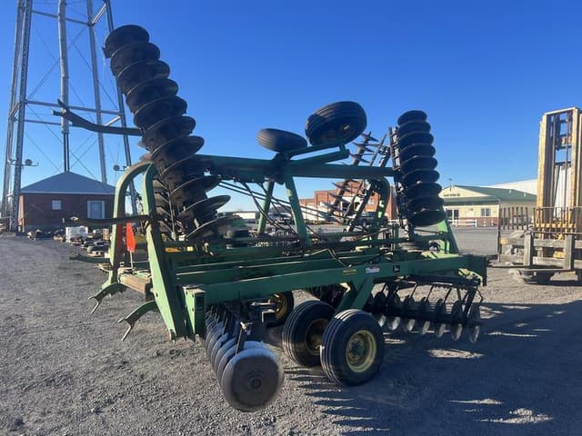 Image of John Deere 235 equipment image 4