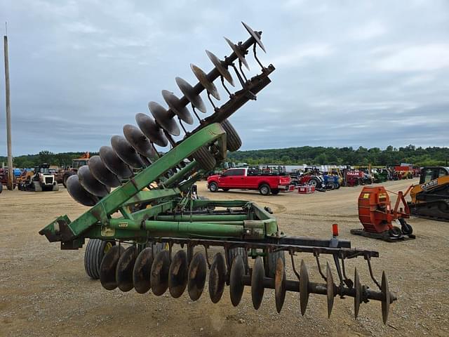 Image of John Deere 235 equipment image 3