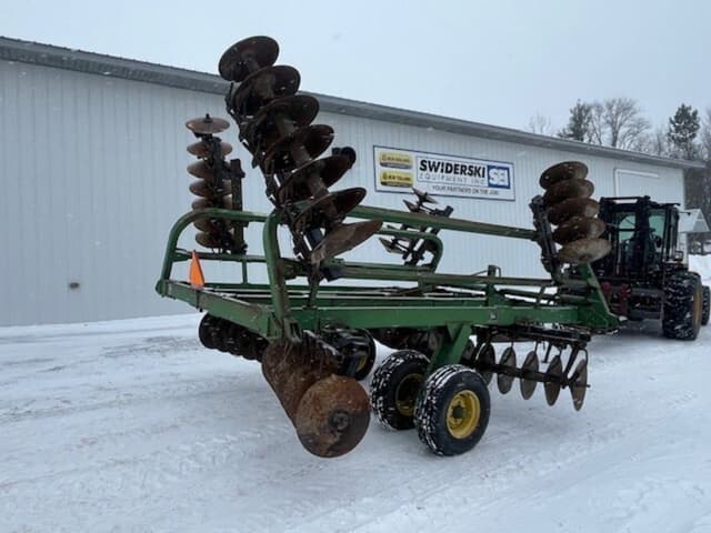 Image of John Deere 235 equipment image 2