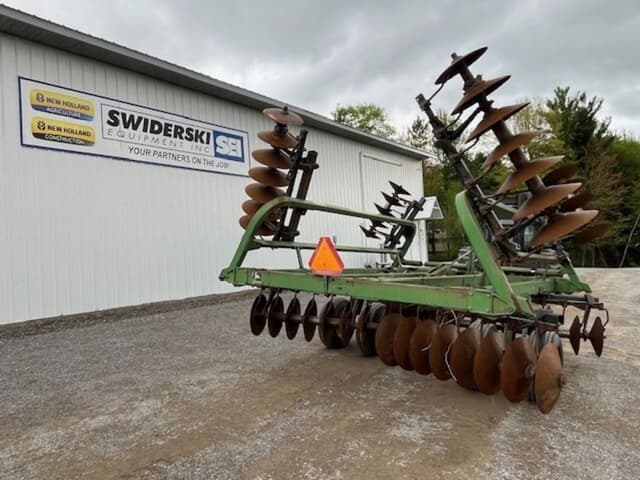Image of John Deere 235 equipment image 2
