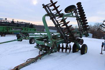 Image of John Deere 235 equipment image 2