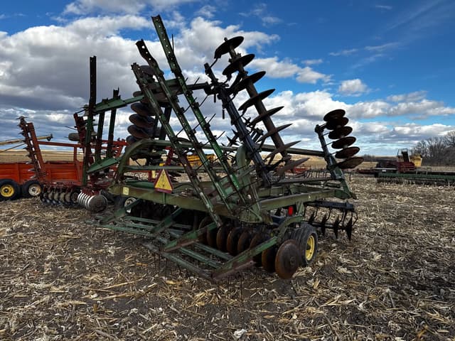 Image of John Deere 235 equipment image 4