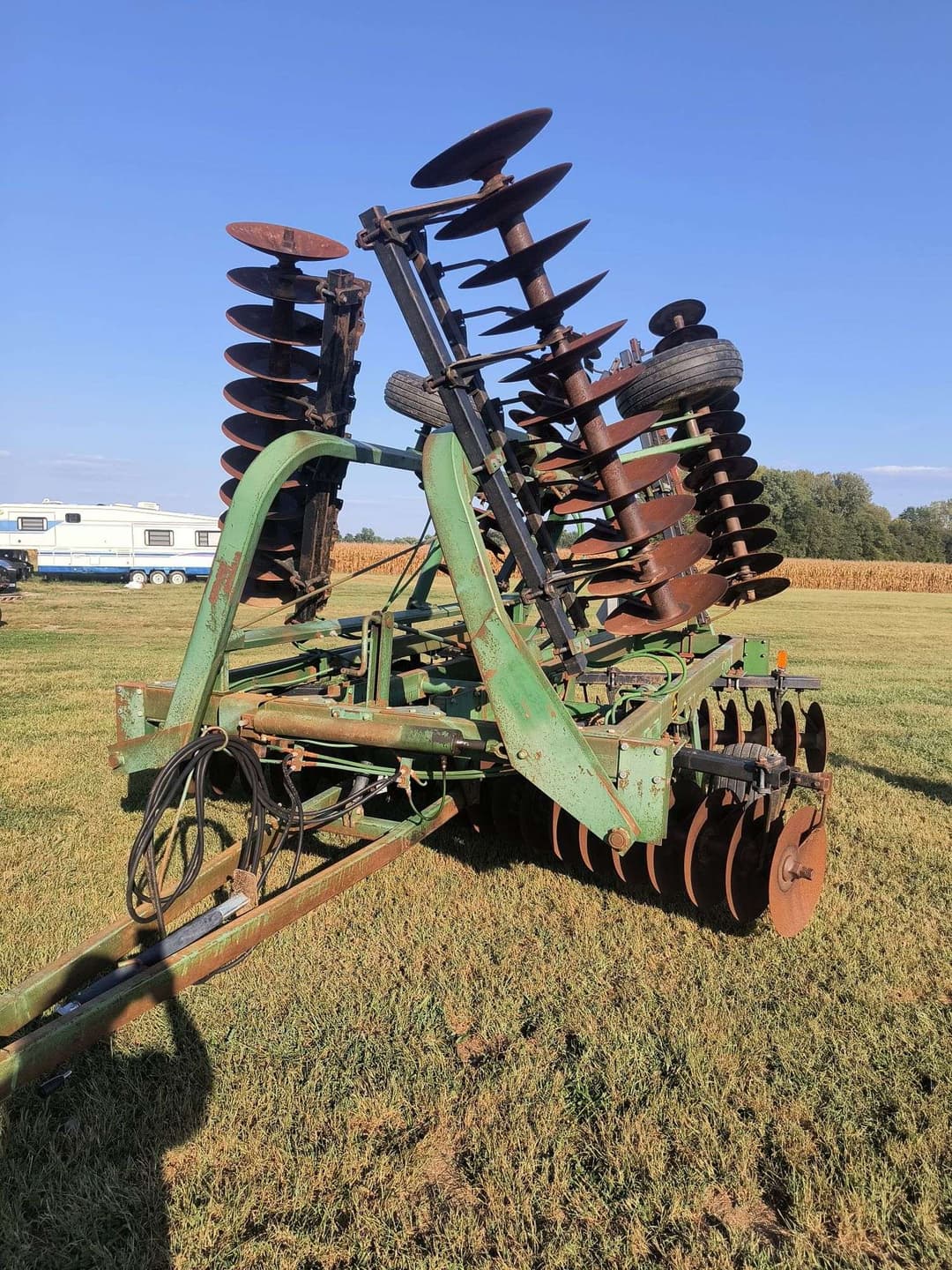 Image of John Deere 235 Image 0