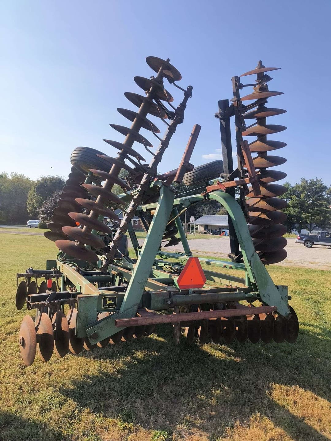 Image of John Deere 235 Image 1