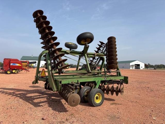Image of John Deere 235 equipment image 4