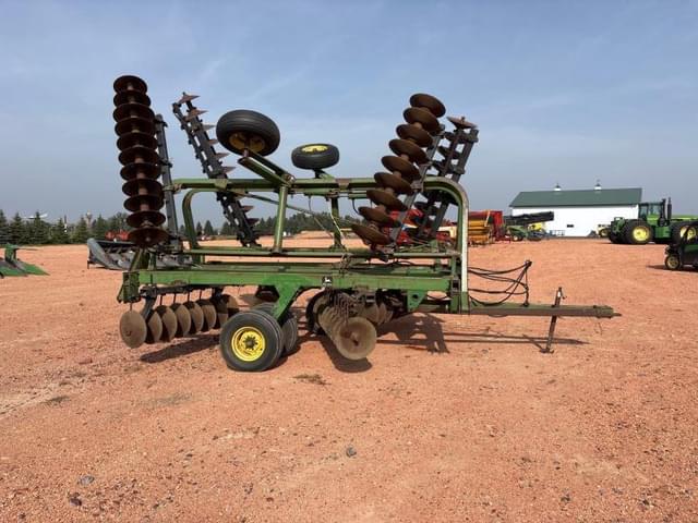 Image of John Deere 235 equipment image 3