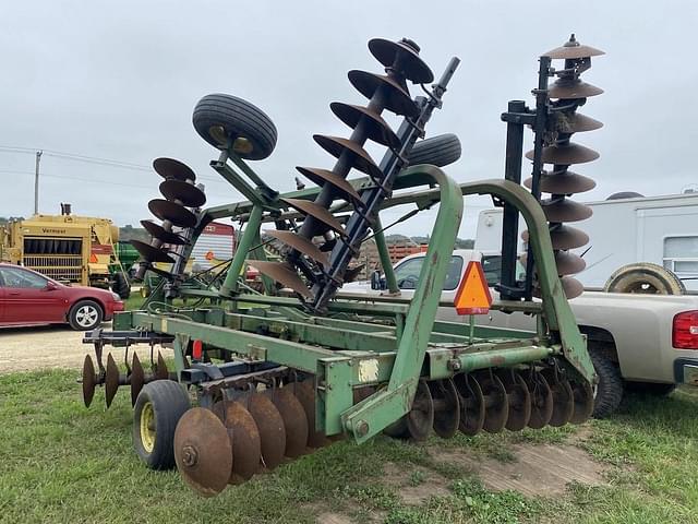 Image of John Deere 235 equipment image 4