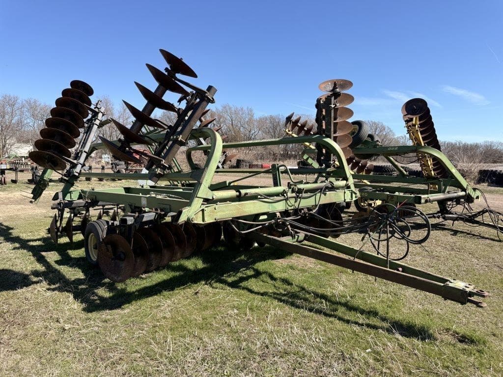 Image of John Deere 235 Primary image