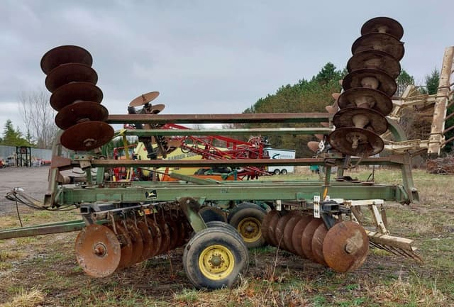 Image of John Deere T0235 equipment image 3