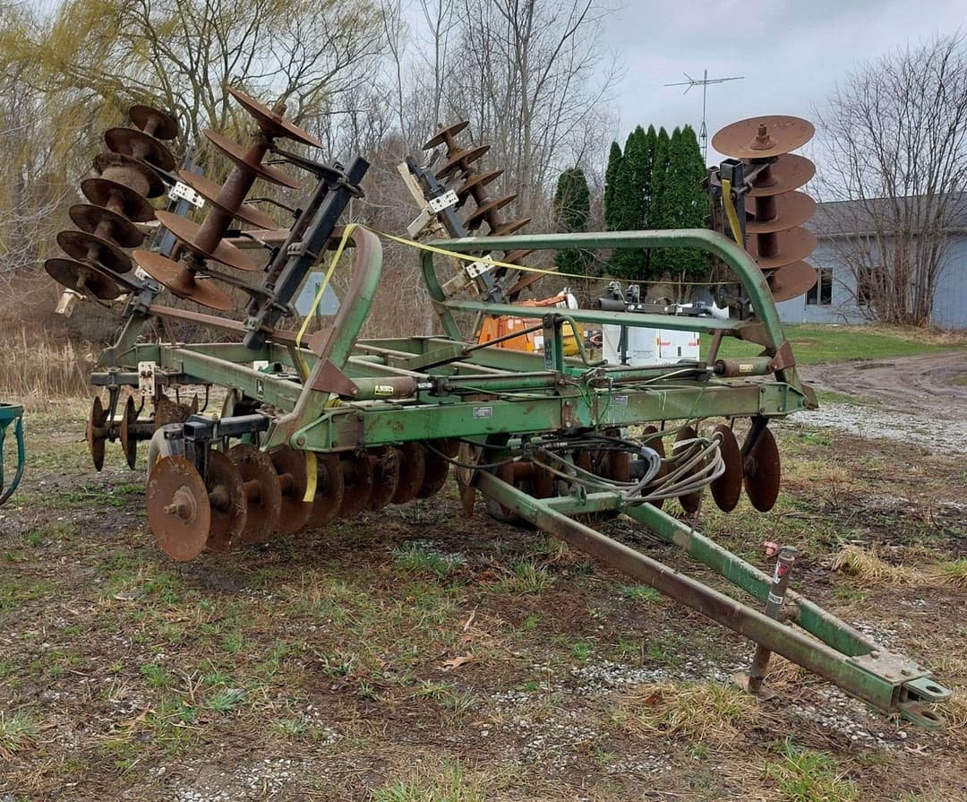 Image of John Deere T0235 Primary image