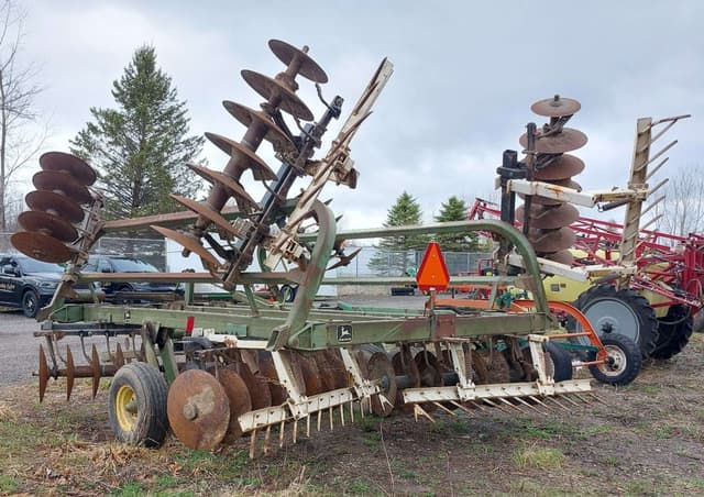 Image of John Deere T0235 equipment image 4