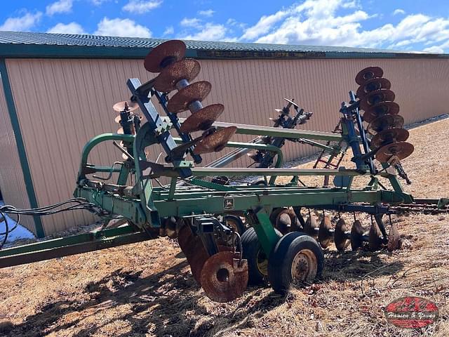 Image of John Deere 235 equipment image 2