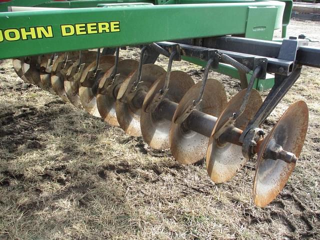 Image of John Deere 235 equipment image 2