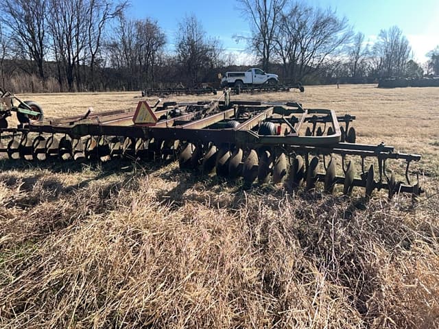 Image of John Deere 235 equipment image 2