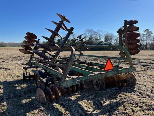 Image of John Deere 235 equipment image 4