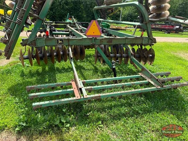 Image of John Deere 235 equipment image 1