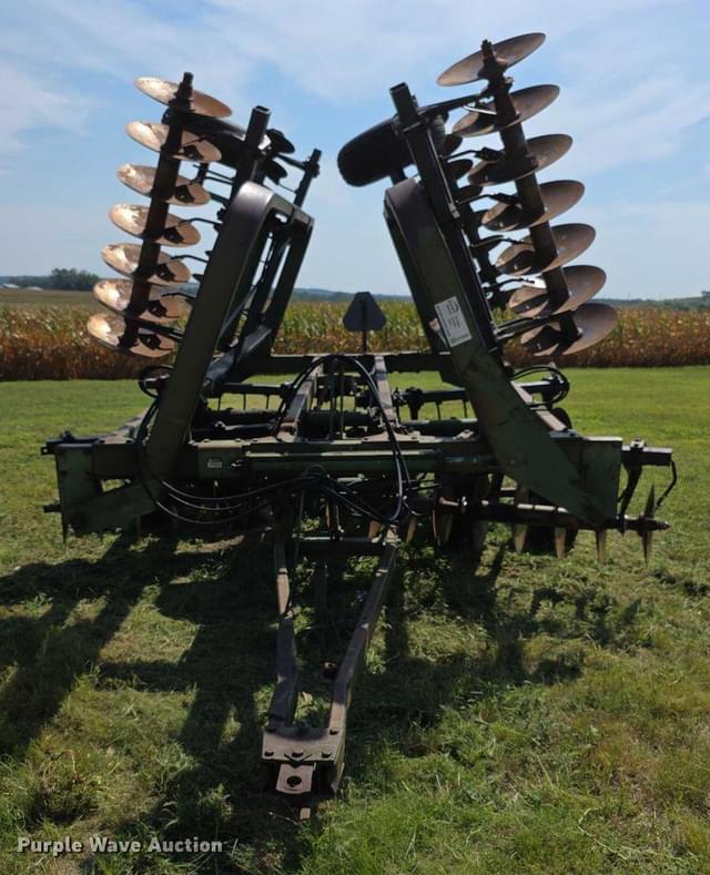 Image of John Deere 235 equipment image 1