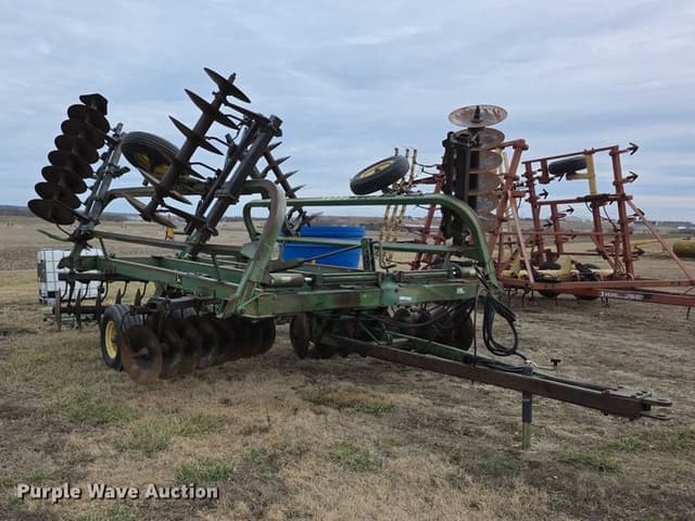 Image of John Deere 235 equipment image 2