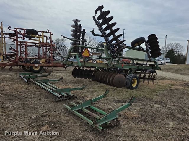 Image of John Deere 235 equipment image 4